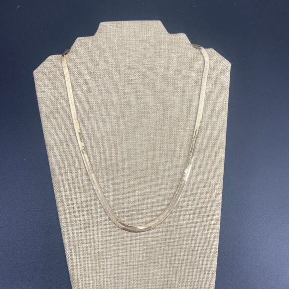 unknown Jewelry - Vintage Gold Tone Thick Necklace